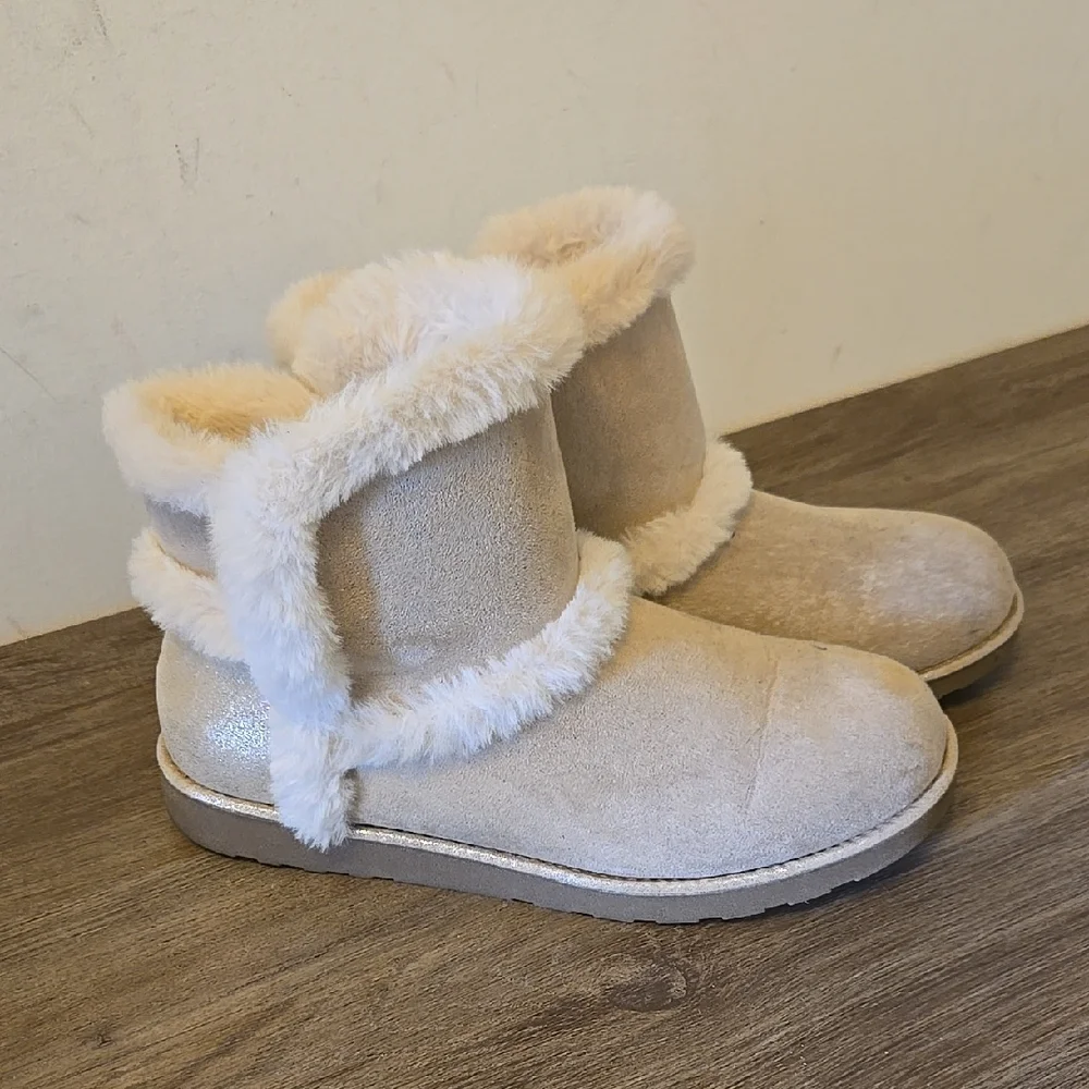 Pacifica Cream Plush Shimmer Winter Ankle Boots
